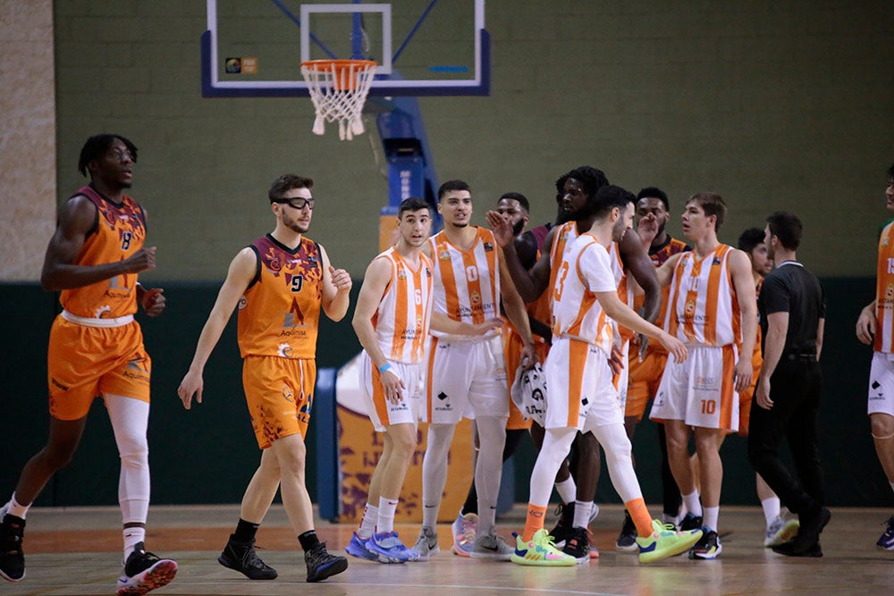 Un Aquimisa Carbajosa sin defensa ni rebote sigue hundiéndose un poco más en la tabla (73-81)