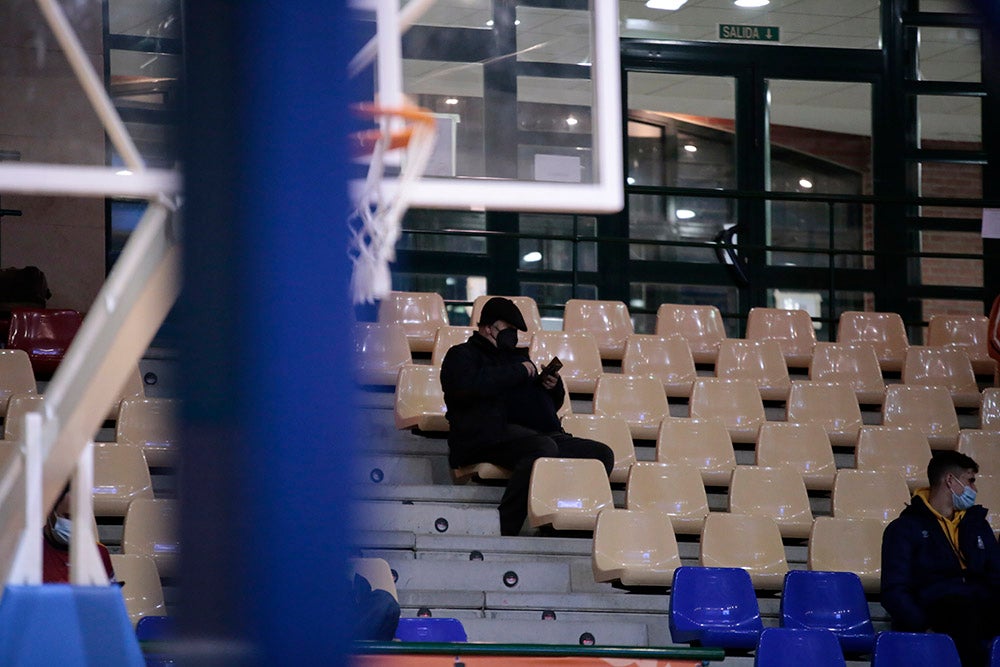 Un Aquimisa Carbajosa sin defensa ni rebote sigue hundiéndose un poco más en la tabla (73-81)