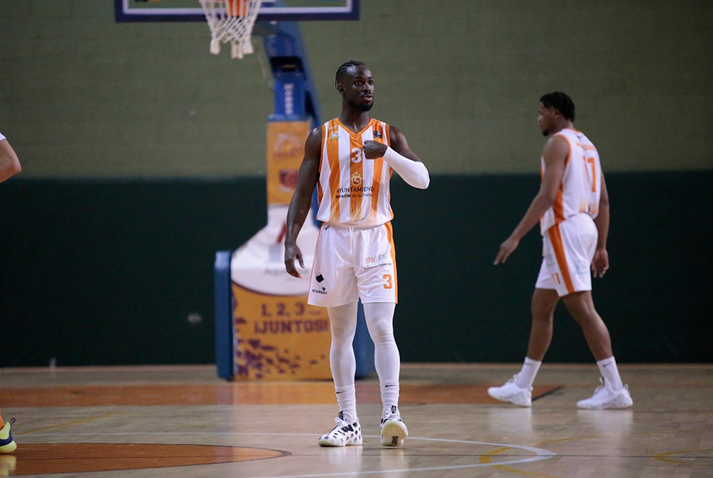 Un Aquimisa Carbajosa sin defensa ni rebote sigue hundiéndose un poco más en la tabla (73-81)