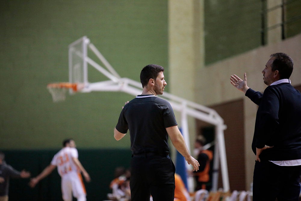 Un Aquimisa Carbajosa sin defensa ni rebote sigue hundiéndose un poco más en la tabla (73-81)