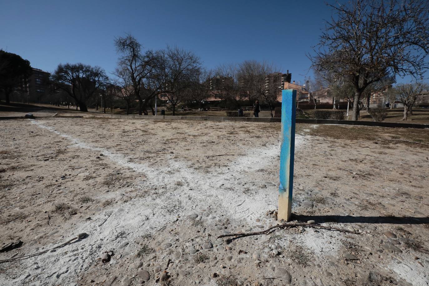Fotos: Marcas para la construcción de uno de los ascensores de Parquesol