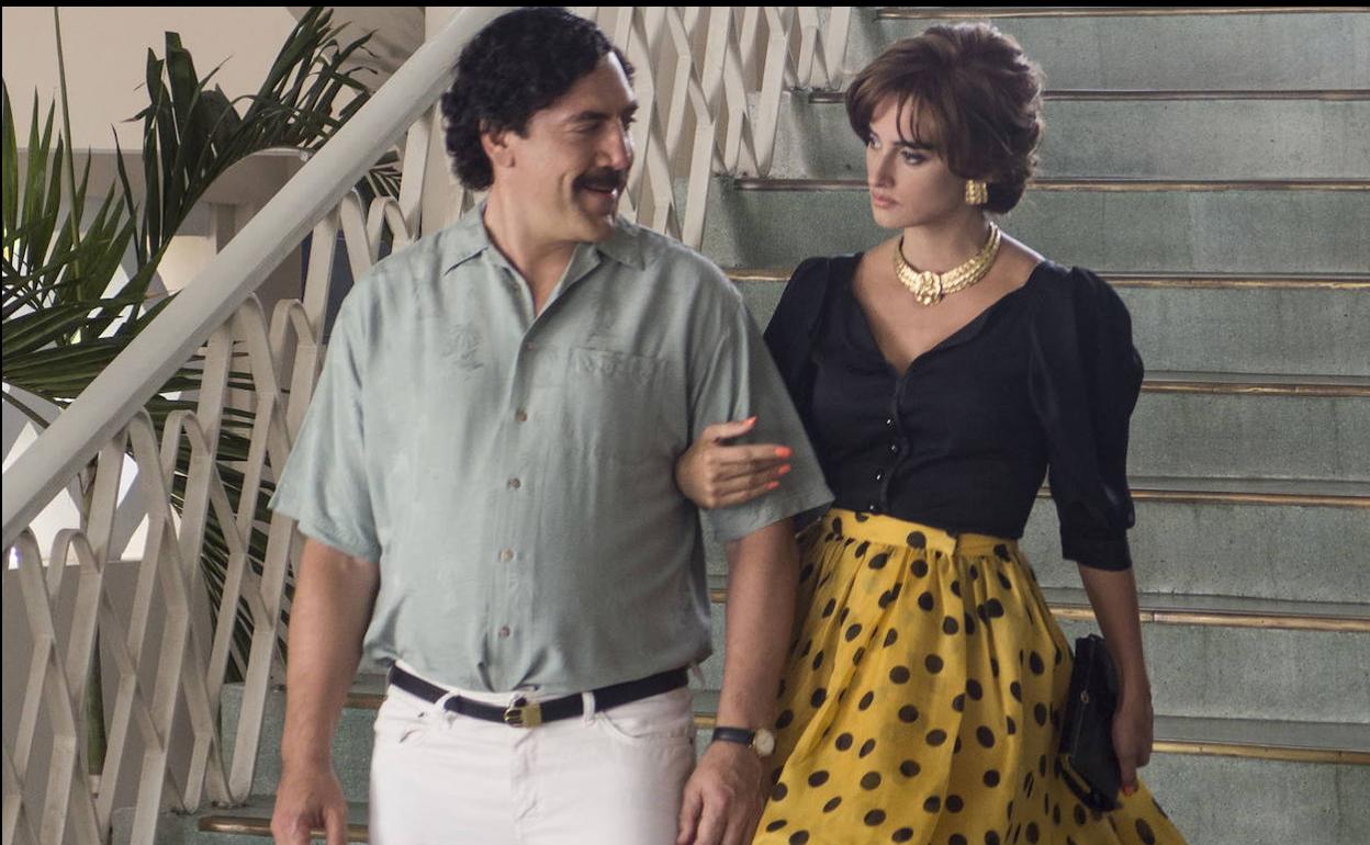 Javier Bardem y Penélope Cruz, en una escena de la película 'Loving Pablo'.