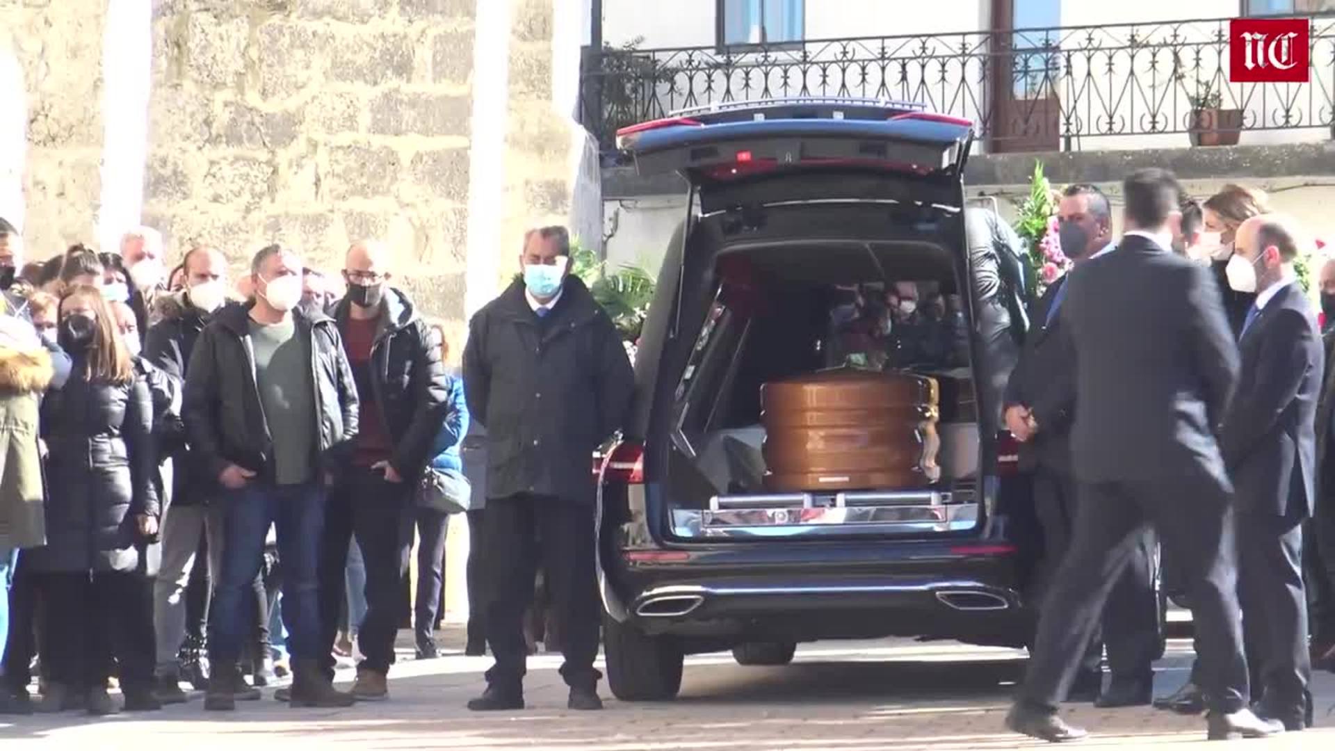 Traspinedo arropa a la familia en el funeral de Esther López