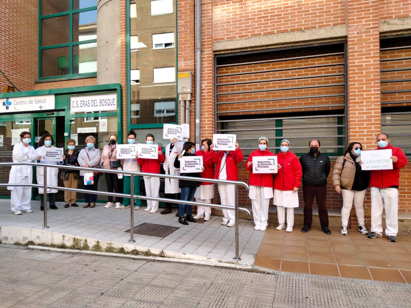Concentración de Satse en el centro de salud de Eras del Bosque. 