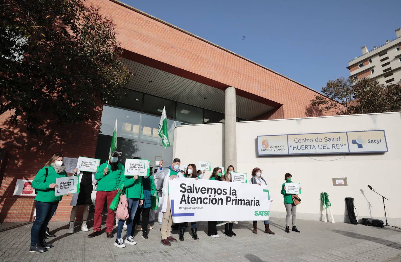 Fotos: Protesta de enfermeros y fisioterapeutas en Valladolid