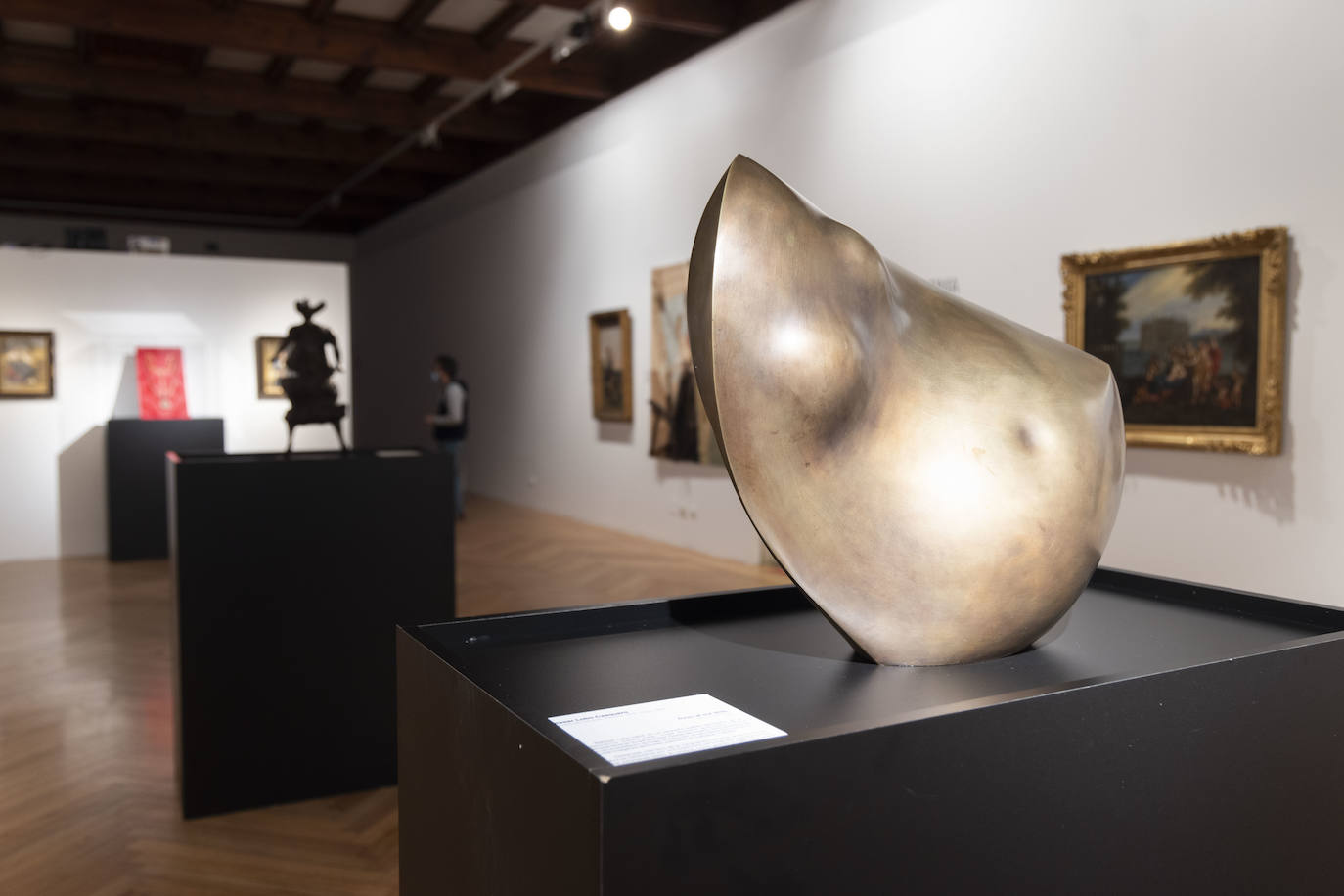 Varios momentos en la exposición 'Femenino rural', en la sala de la Pasión. 