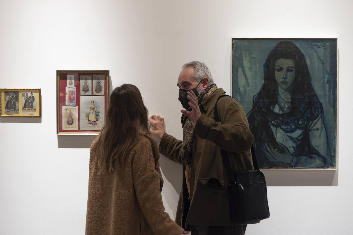 Varios momentos en la exposición 'Femenino rural', en la sala de la Pasión. 