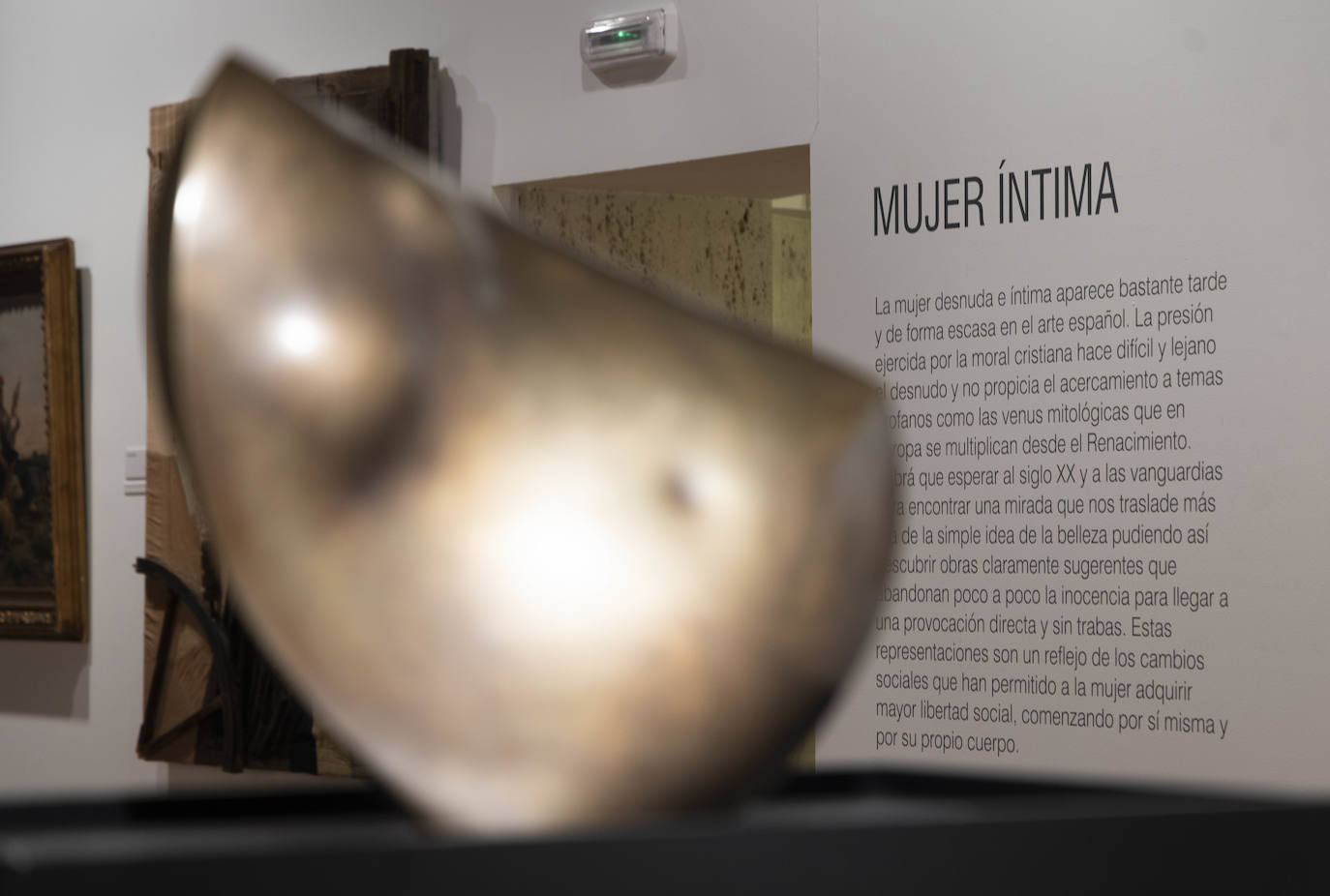 Varios momentos en la exposición 'Femenino rural', en la sala de la Pasión. 