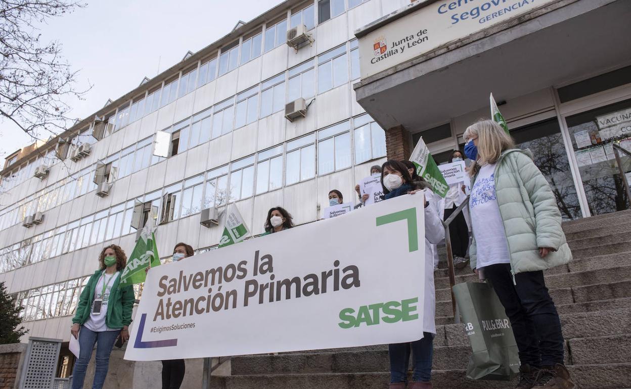 Enfermeras protestan en el centro de salud de Santo Tomás.