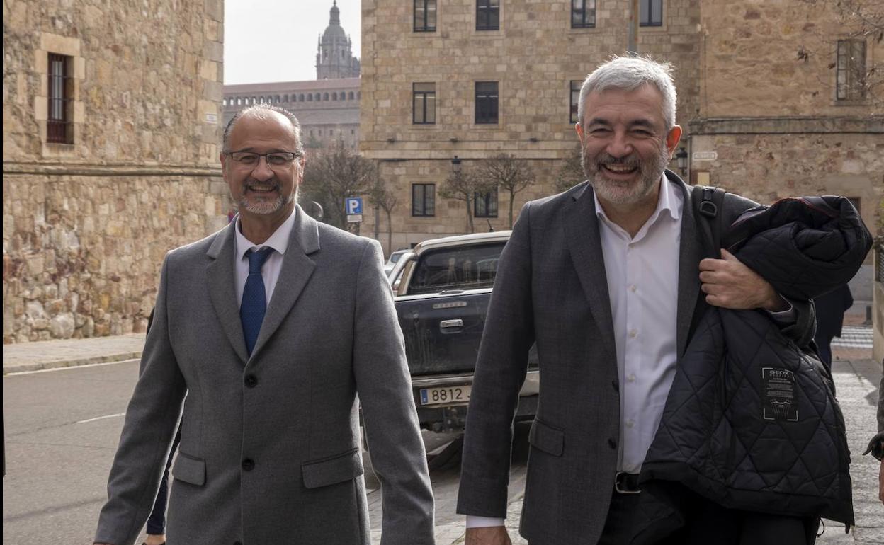 El eurodiputado de Ciudadanos, Luis Garicano visita junto a Luis Fuentes y David Castaño, candidatos números uno y dos por Salamanca a las Cortes de Castilla y León el edificio I+D+i de la Universidad de Salamanca. 