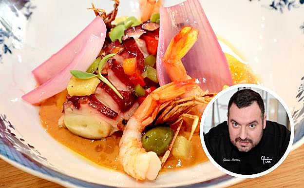 El salpicón de pulpo de Gastrolava y su autor, el cocinero Javier Mariscal. 