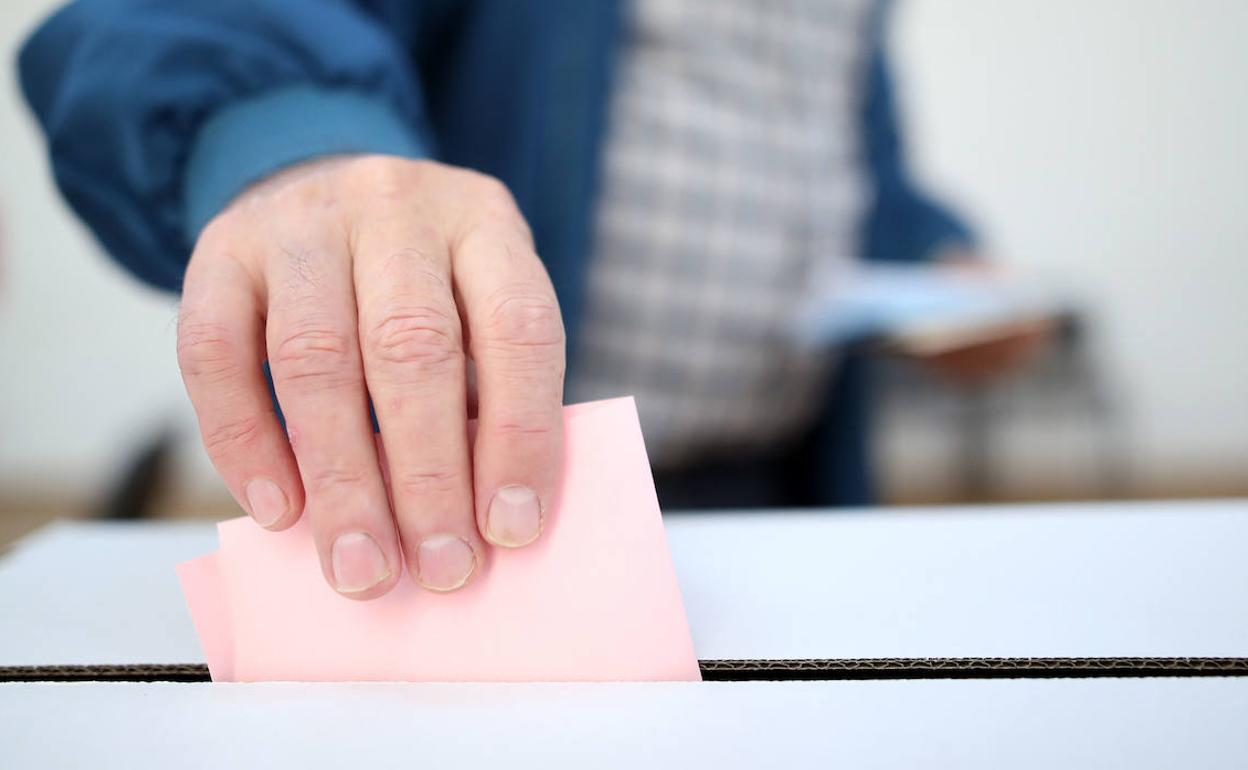 Elecciones en Castilla y León: De los 2.094.490 castellanos y leoneses llamados a votar, 51.755 lo harán por primera vez