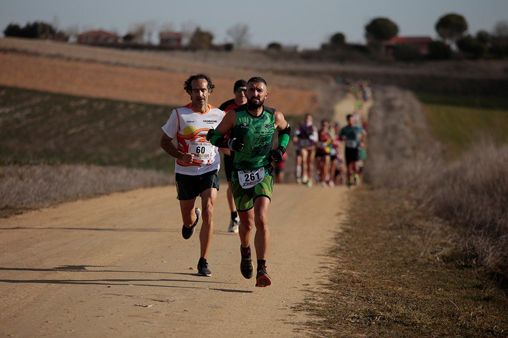 Manuel Vicente Tejedor y Verónica Sánchez culminaron sus correspondientes triunfos en la Liga de Cross imponiéndose en la última jornada en Cabrerizos