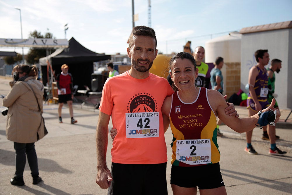 Manuel Vicente Tejedor y Verónica Sánchez culminaron sus correspondientes triunfos en la Liga de Cross imponiéndose en la última jornada en Cabrerizos