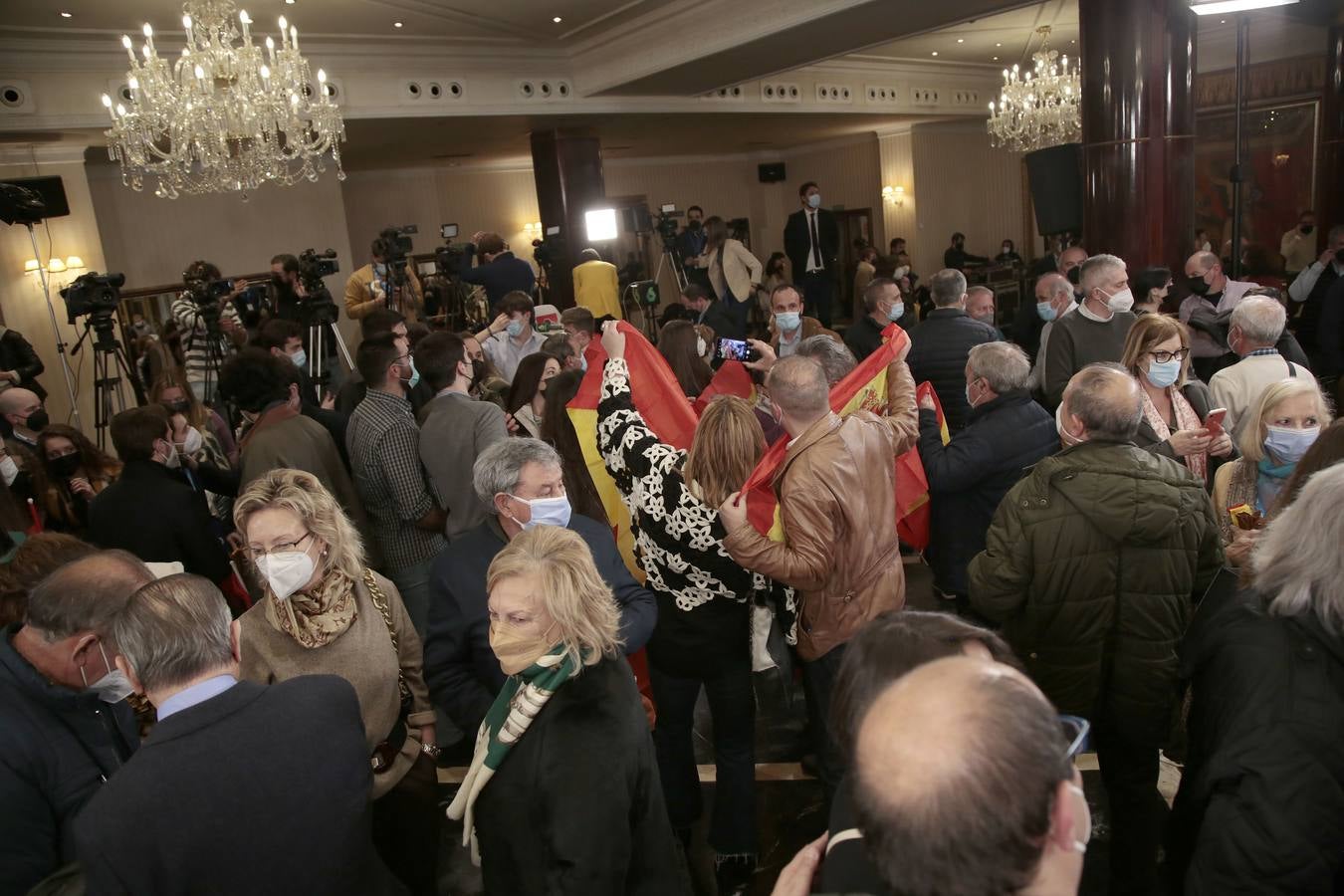 Fotos: Alfonso Fernández Mañueco celebra su victoria en las elecciones de Castilla y León