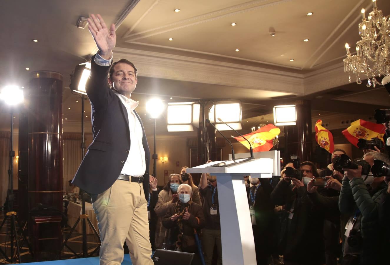 Fotos: Alfonso Fernández Mañueco celebra su victoria en las elecciones de Castilla y León