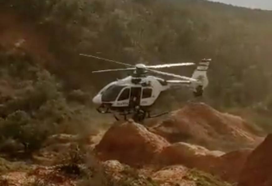 Rescate en helicóptero a un senderista en Fresno de Cantespino.