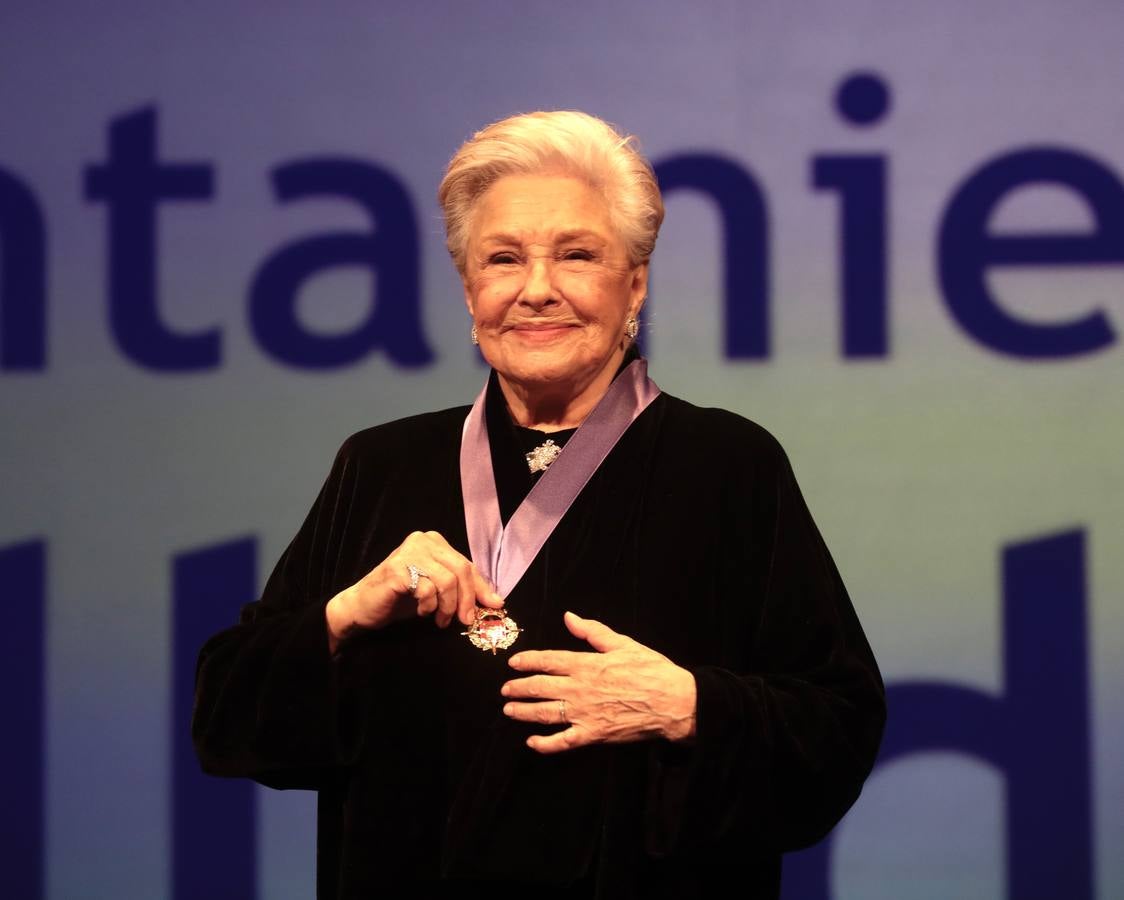 Fotos: Lola Herrera recibe la Medalla de Oro de Valladolid