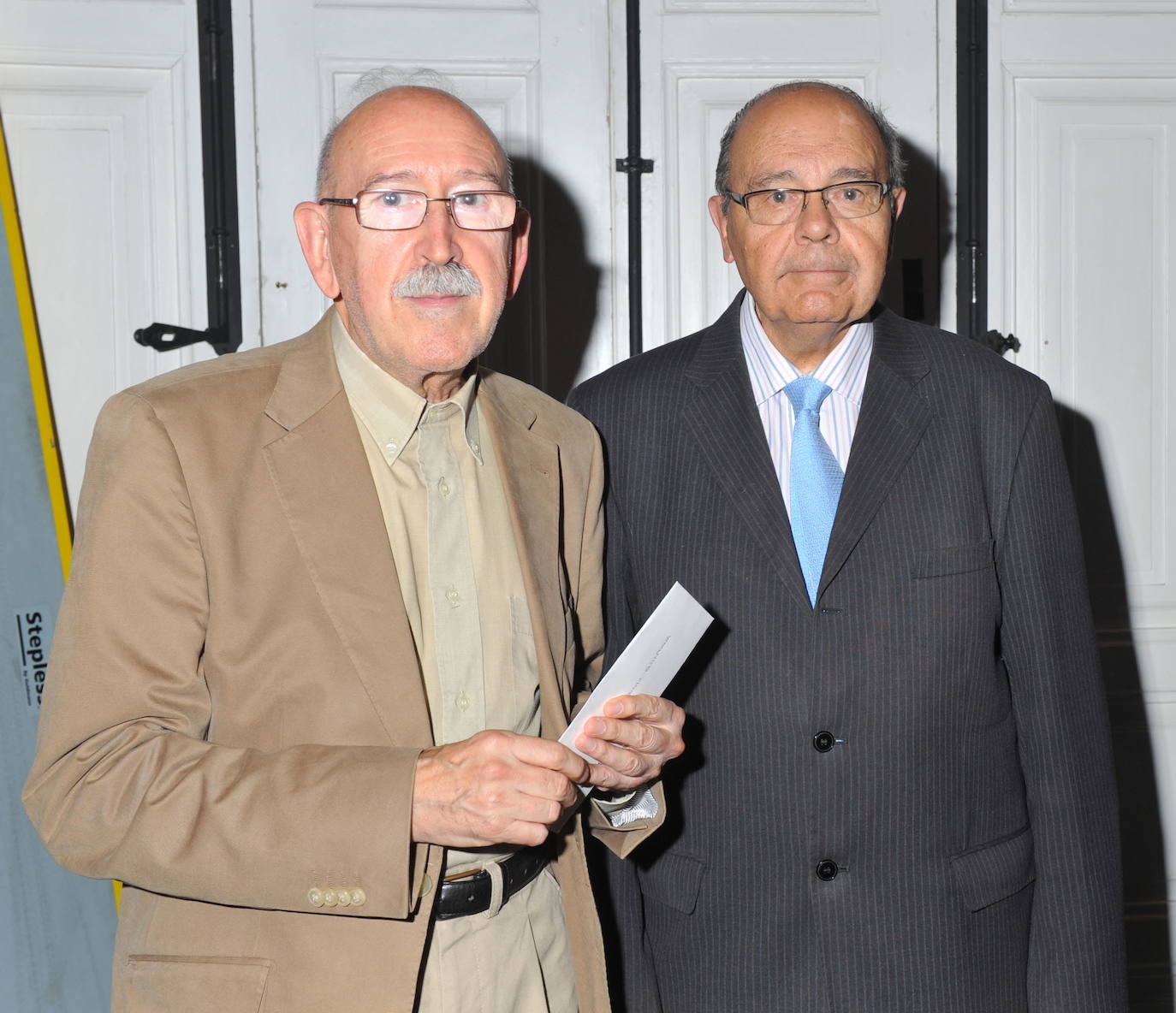 Juan Antonio Quintana y Francisco Lorenzo Belloso en la Gala del 160 aniversario de El Norte de Castilla en el Teatro Calderón de Valladolid en 2014.