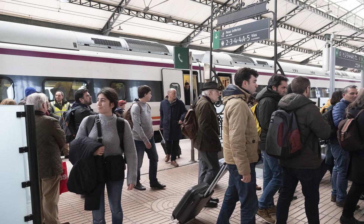 El Ayuntamiento de Valladolid apoya un cercanías entre Palencia y Medina con un coste de 20 millones