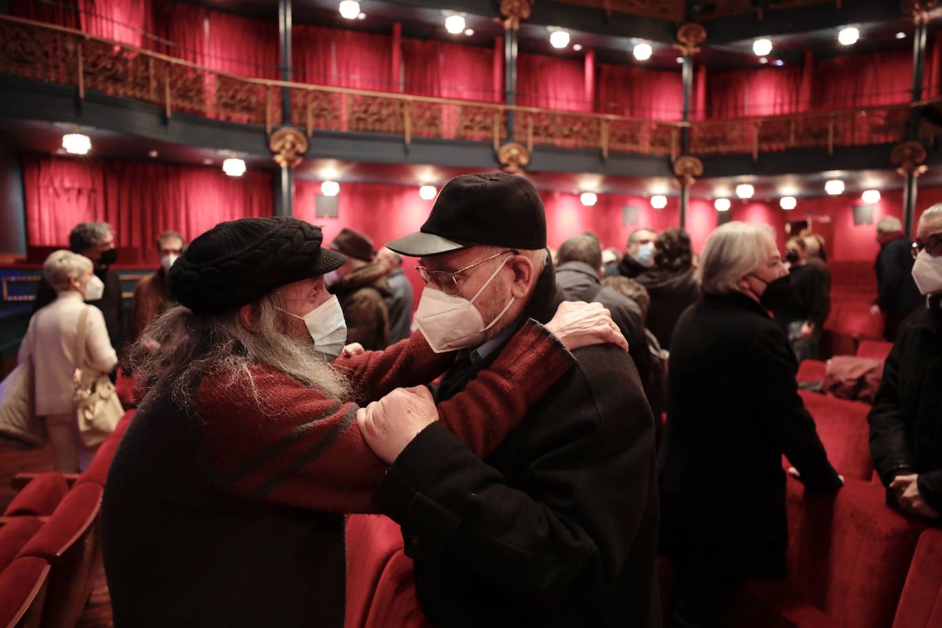 Fotos: Capilla ardiente de Juan Antonio Quintana en el Teatro Zorrilla (2/2)