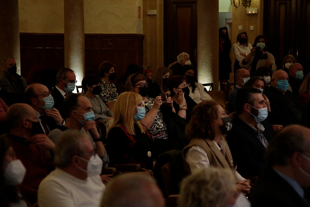 Cáritas entrega en el Casino de Salamanca diplomas y distinciones a las entidades colaboradoras durante la pandemia 