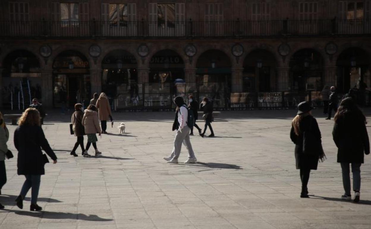 Los nuevos contagios siguen a la baja hasta los 297 en Salamanca, pero no cesan los fallecidos