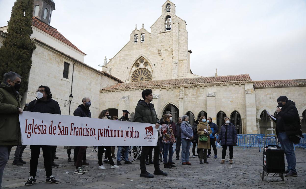 Concentración ante la iglesia de San Francisco.