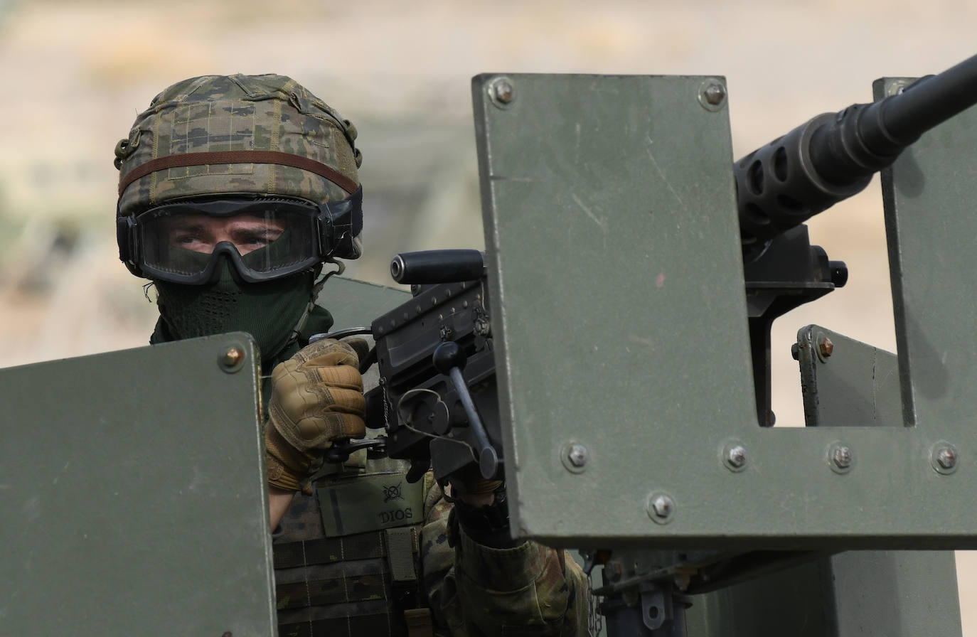 Fotos: Maniobras militares en la base Renedo-Cabezón (2/2)