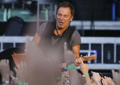 Imagen secundaria 1 - Michael Jackson, Bruce Springsteen y Julio Iglesias, en sus actuaciones en el Estadio Zorrilla.