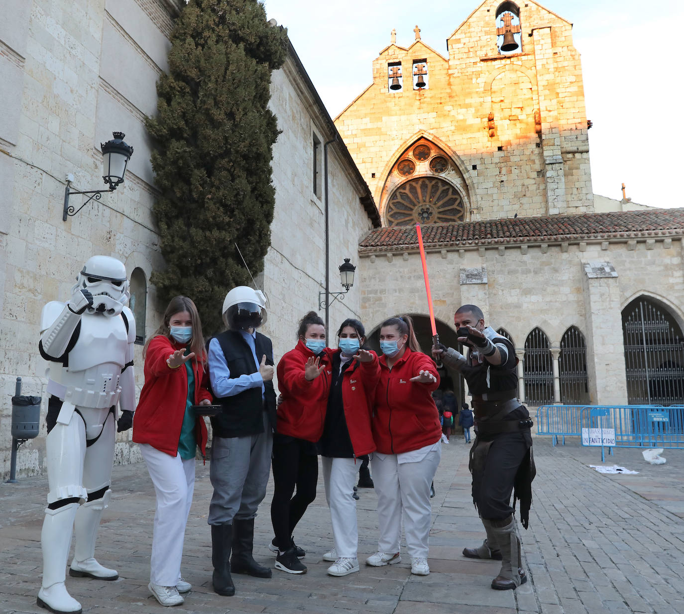 Fotos: La nave de &#039;Star Wars&#039; vacuna ilusión en Palencia