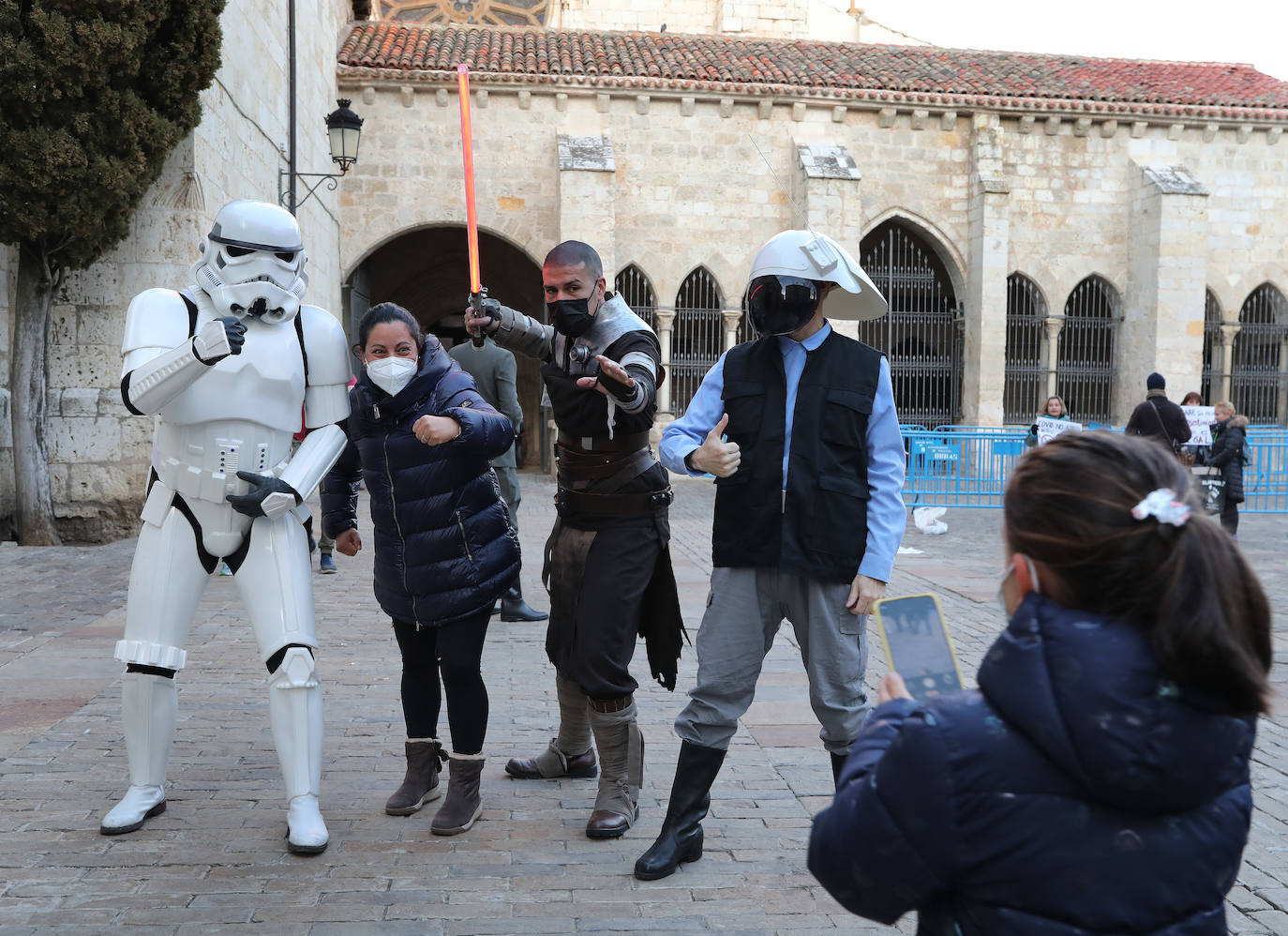 Fotos: La nave de &#039;Star Wars&#039; vacuna ilusión en Palencia