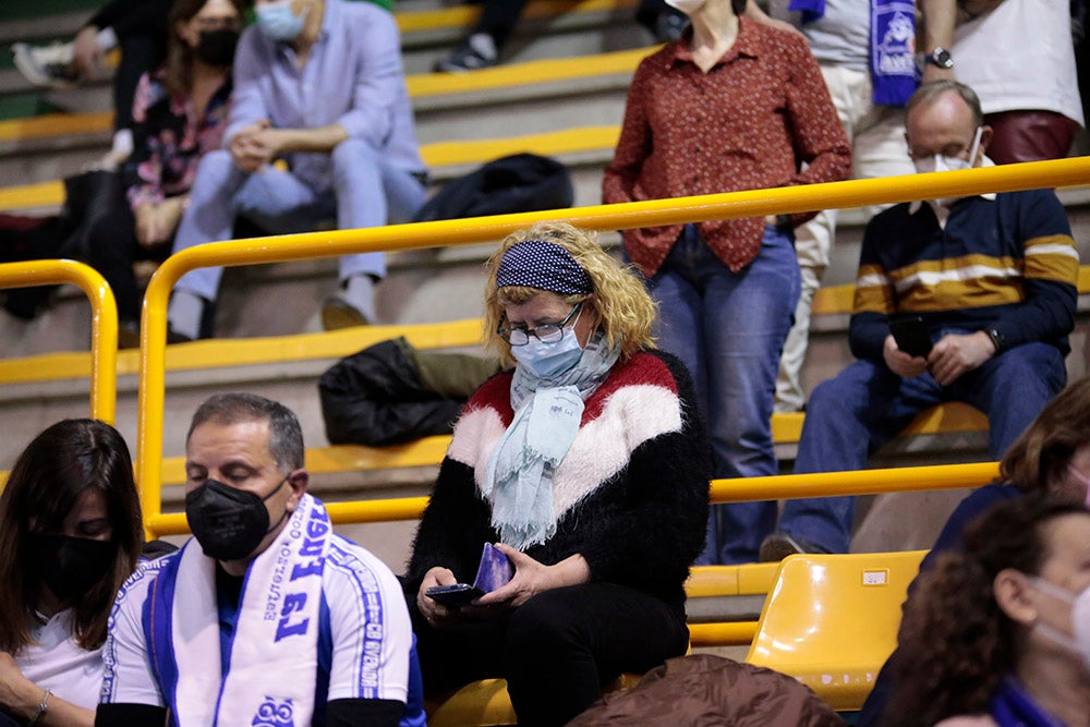Regreso de la afición del CB Avenida a Würzburg tras dos semanas si ver a su equipo en una noche en la que tocó sufrir ante el Estudiantes