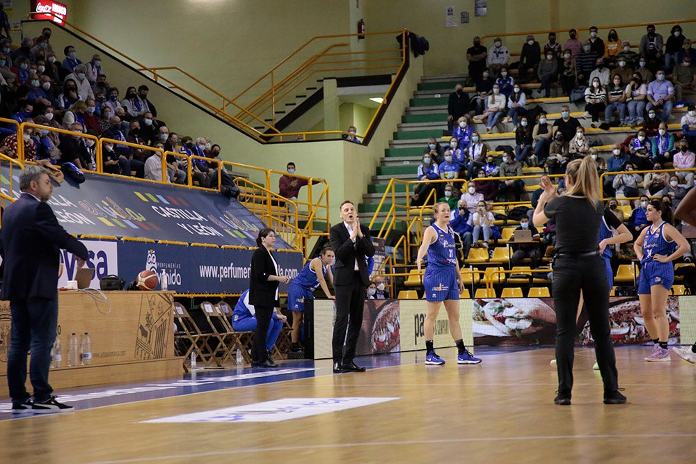 El CB Avenida sufre hasta el final ante un valiente Estudiantes (71-70)