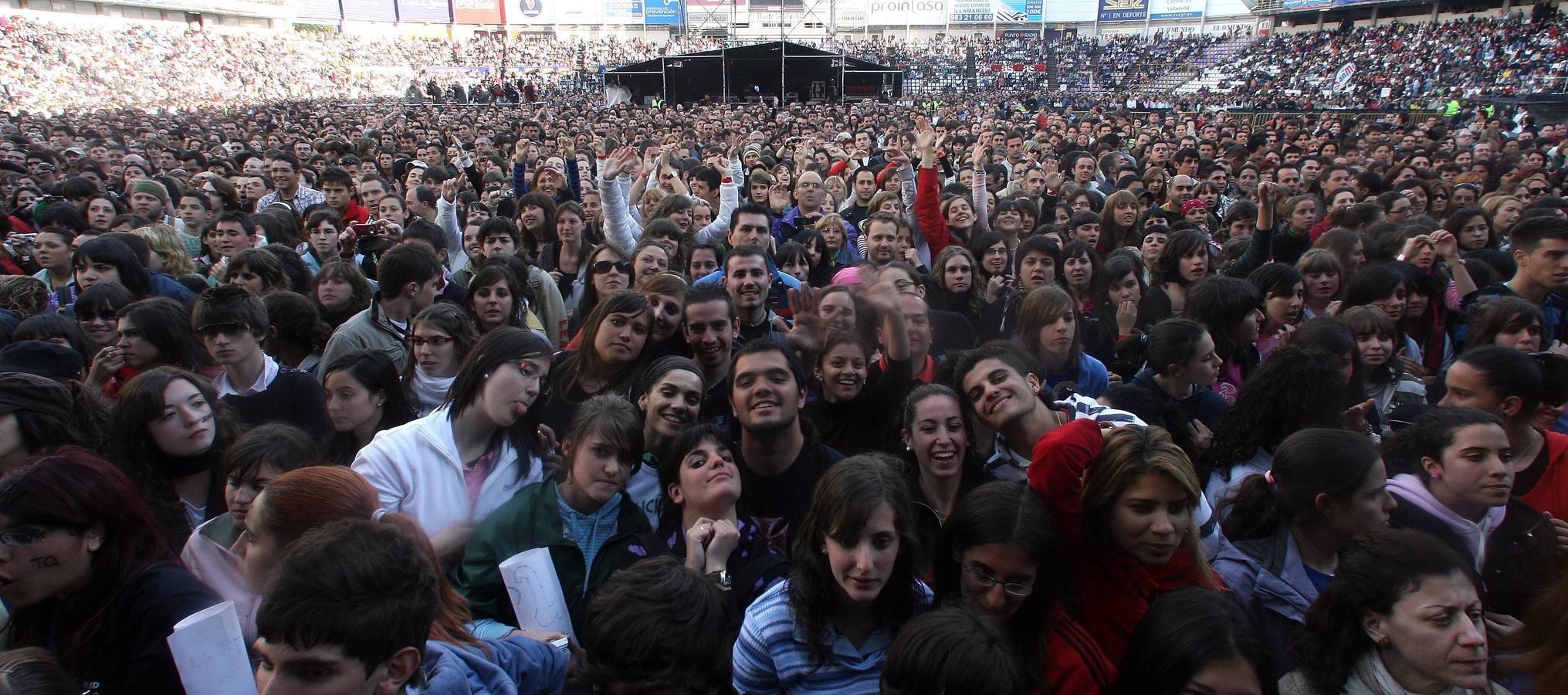 24.05.08 El público contempla una de las actuaciones del concierto Valladolid Latino.