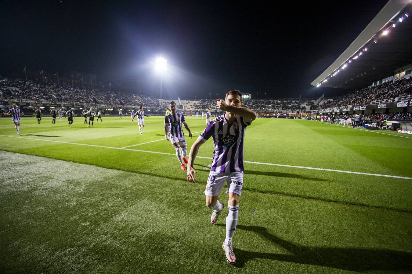 Fotos: El Real Valladolid sufre pero vence al Cartagena (2-3)