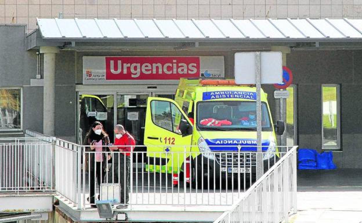 Acceso al servicio de Urgencias en el complejo asistencial de Segovia. 