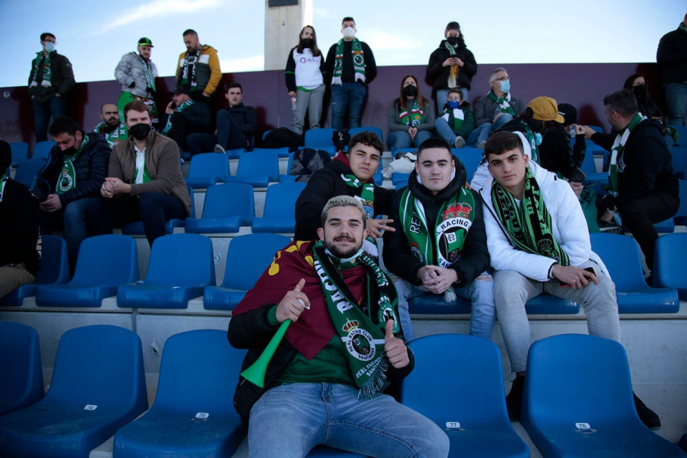 La afición racinguista tiñó de verde el Reina Sofía para celebrar el buen momento de su equipo