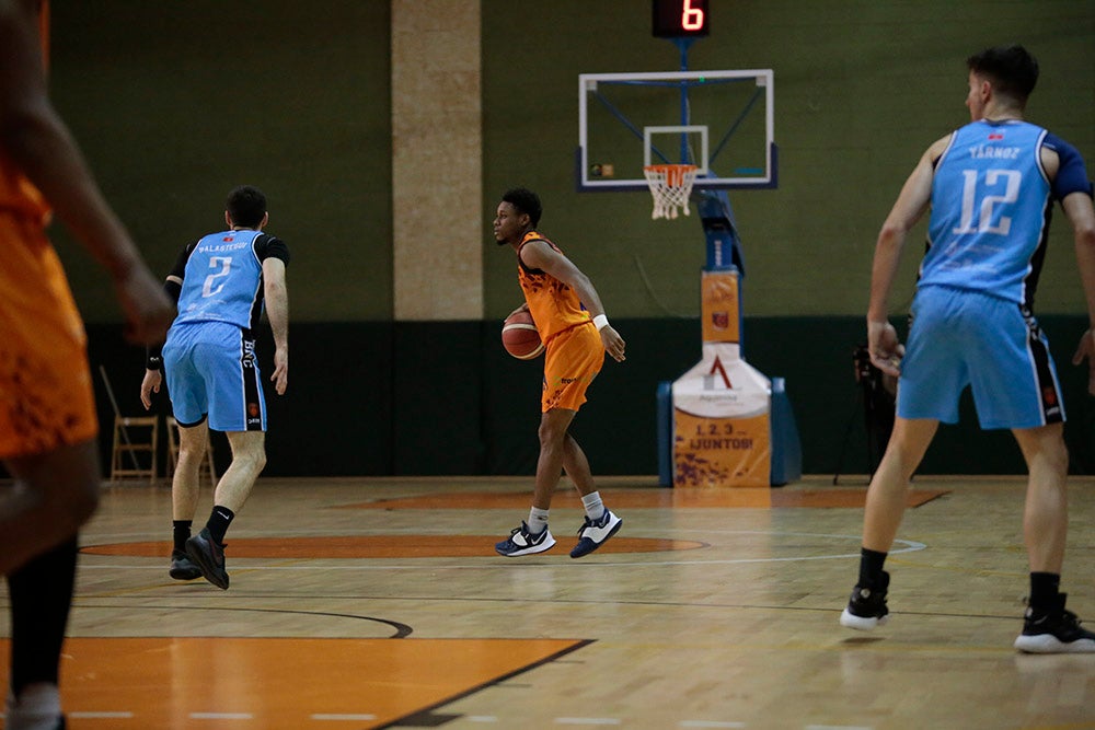 Un perdido Aquimisa Carbajosa deja su salvación pendiente de un milagro (75-90)