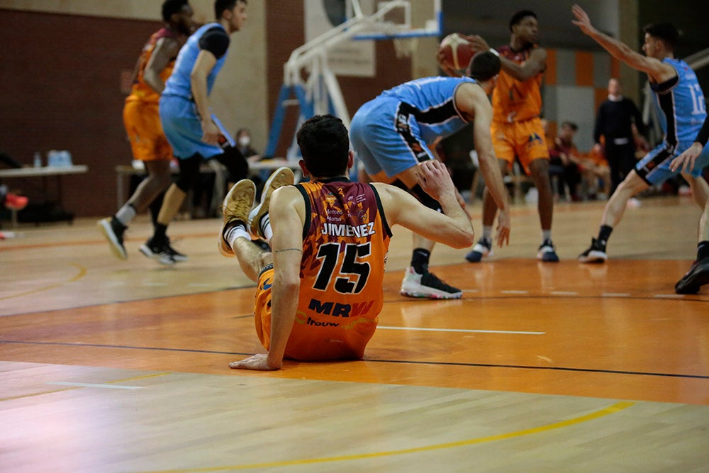 Un perdido Aquimisa Carbajosa deja su salvación pendiente de un milagro (75-90)