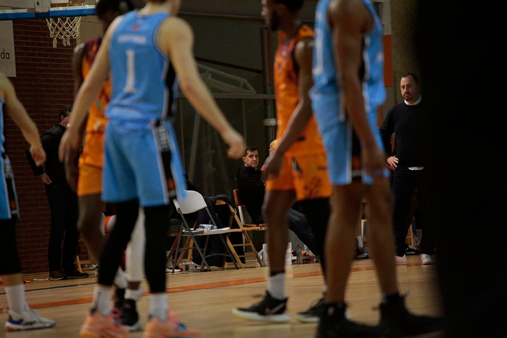 Un perdido Aquimisa Carbajosa deja su salvación pendiente de un milagro (75-90)