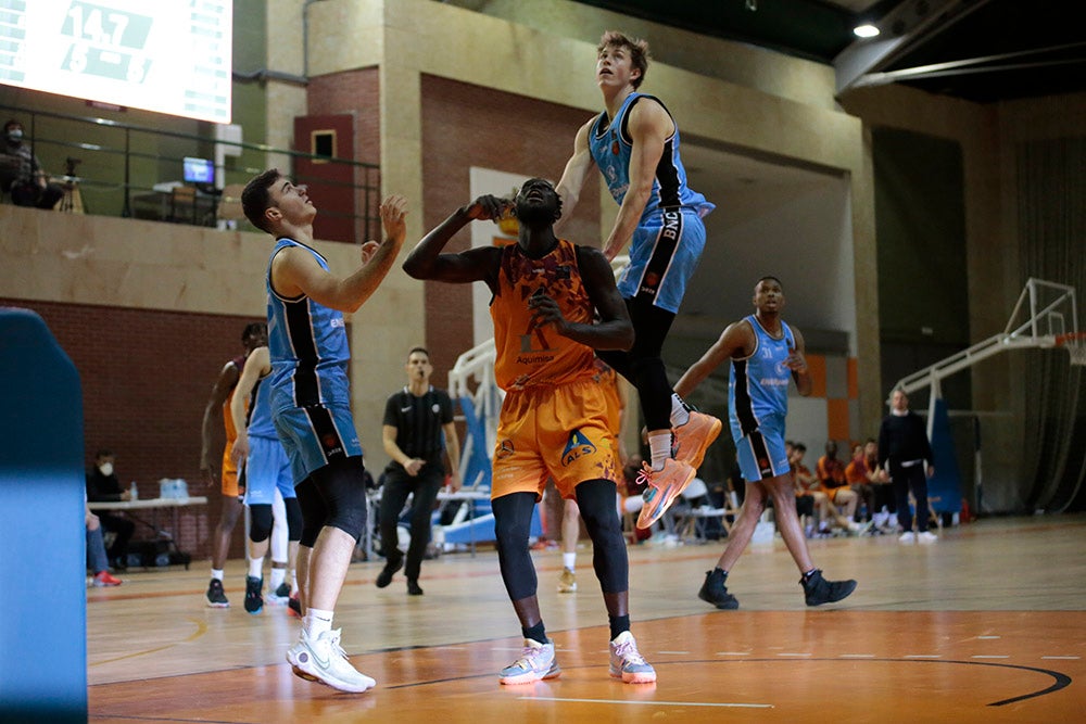 Un perdido Aquimisa Carbajosa deja su salvación pendiente de un milagro (75-90)