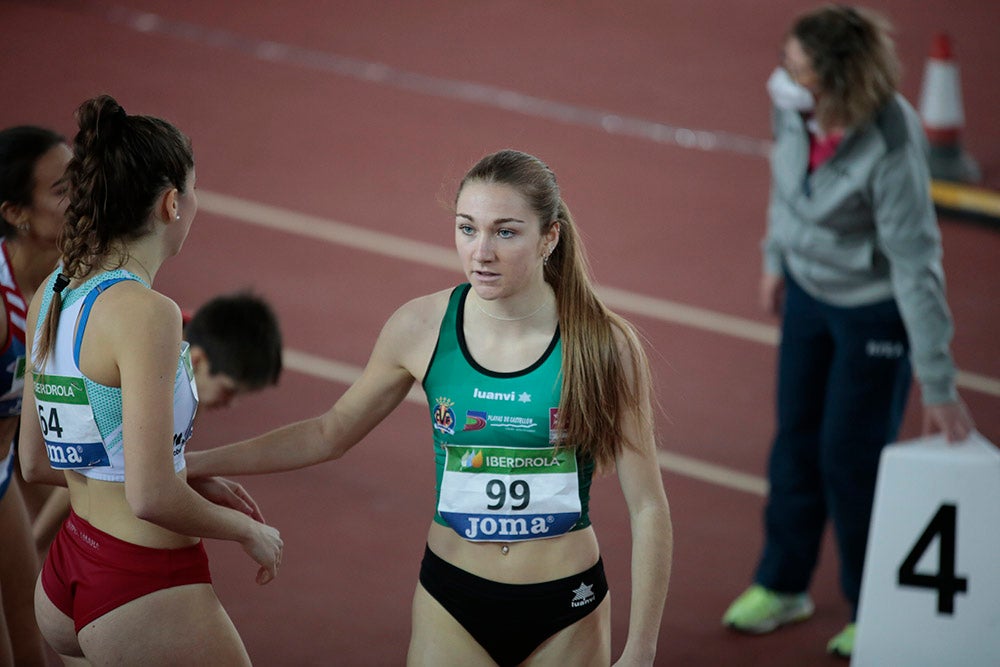 Cierre de la jornada de mañana del primer día del Campeonato de España Sub 23 en Pista Cubierta con Alejandro González Rengel en el 400