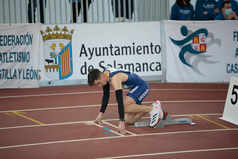 Cierre de la jornada de mañana del primer día del Campeonato de España Sub 23 en Pista Cubierta con Alejandro González Rengel en el 400