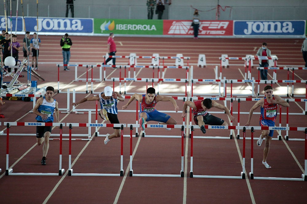 Jornada de tarde del primer día del Campeonato de España Sub 23 en Pista Cubierta con Denis Matsmouna en los 60 m y Sara Izquierdo en el 1500 