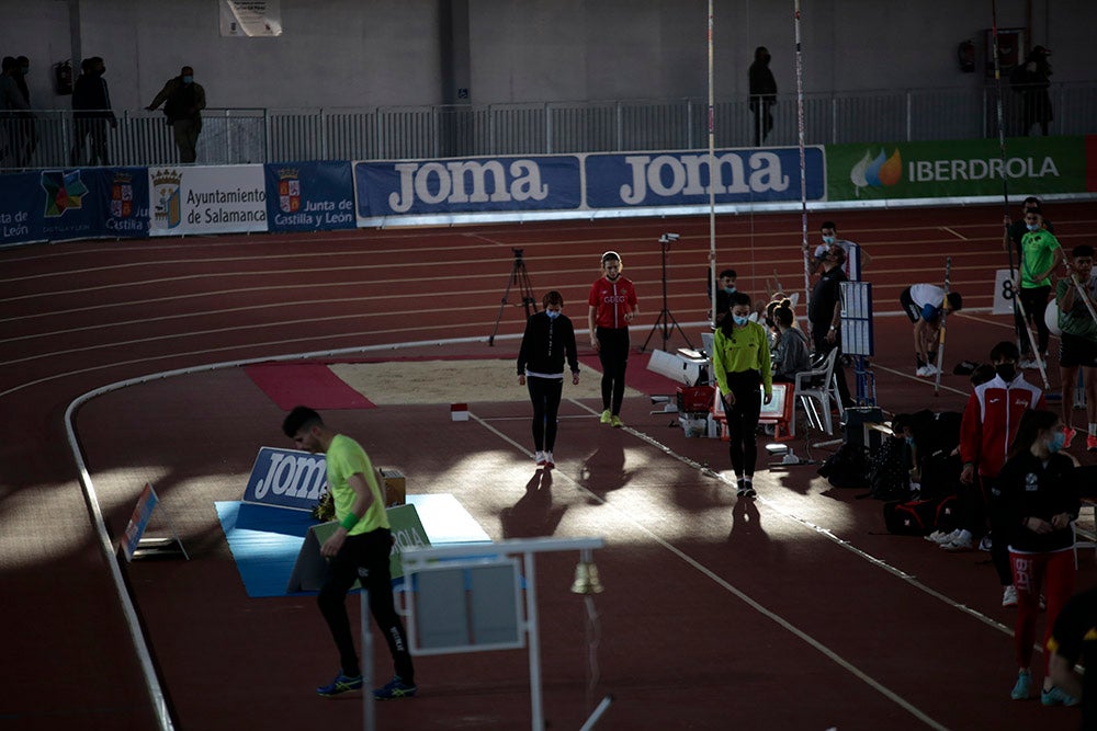 Jornada de tarde del primer día del Campeonato de España Sub 23 en Pista Cubierta con Denis Matsmouna en los 60 m y Sara Izquierdo en el 1500 