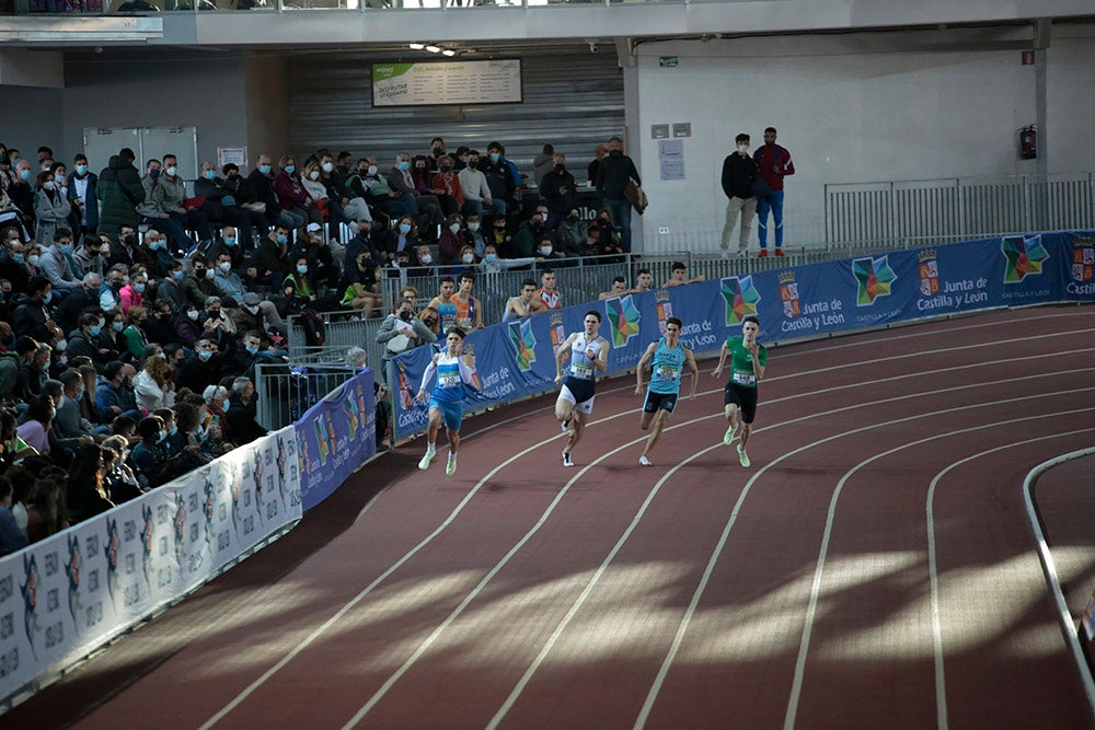 Jornada de tarde del primer día del Campeonato de España Sub 23 en Pista Cubierta con Denis Matsmouna en los 60 m y Sara Izquierdo en el 1500 