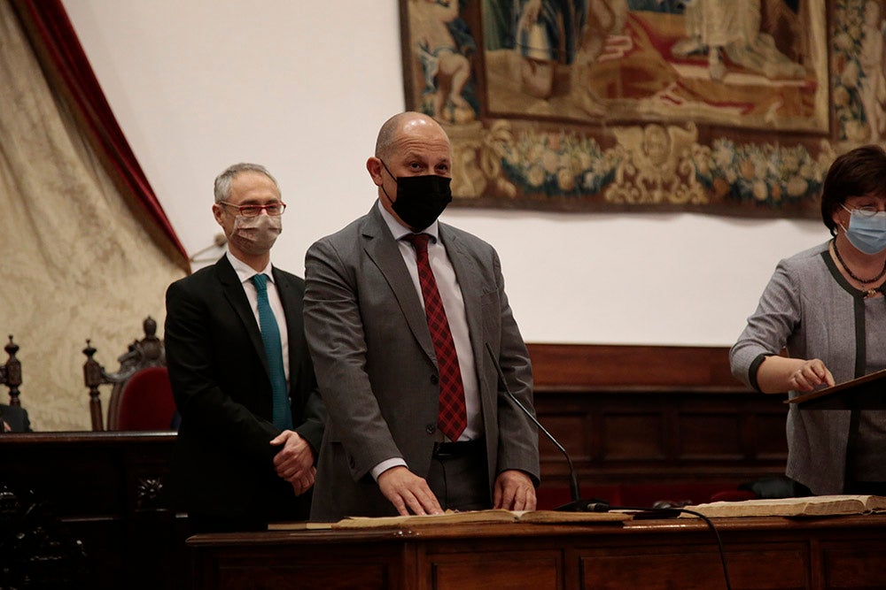 La USAL celebra la toma de posesión de 11 cargos académicos y 17 nuevos miembros del personal docente