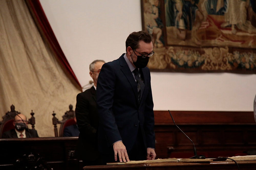 La USAL celebra la toma de posesión de 11 cargos académicos y 17 nuevos miembros del personal docente