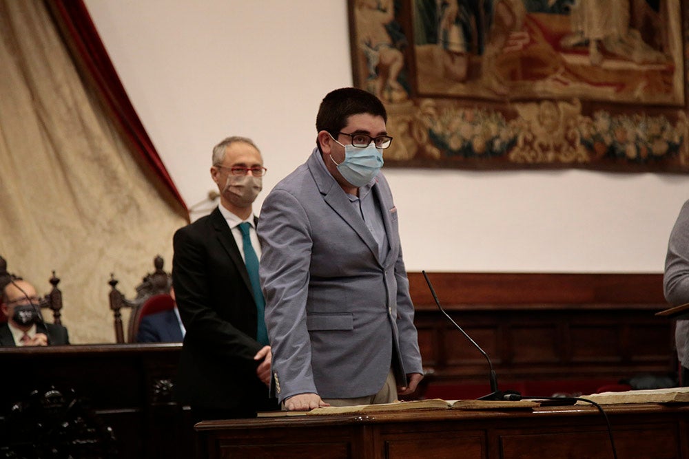 La USAL celebra la toma de posesión de 11 cargos académicos y 17 nuevos miembros del personal docente